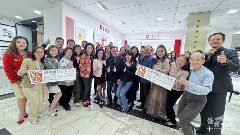 來賓盛讚琉璃工房精品展現臺灣文創實力與人文精神