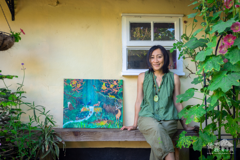 定居英國的布農族畫家Ebu Istanda與她的畫作，繽紛色彩呈現臺灣原住民的豐富元素