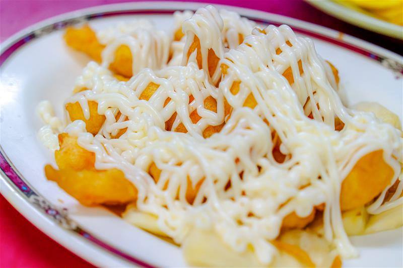 老少咸宜、甜鹹交雜的鳳梨蝦球