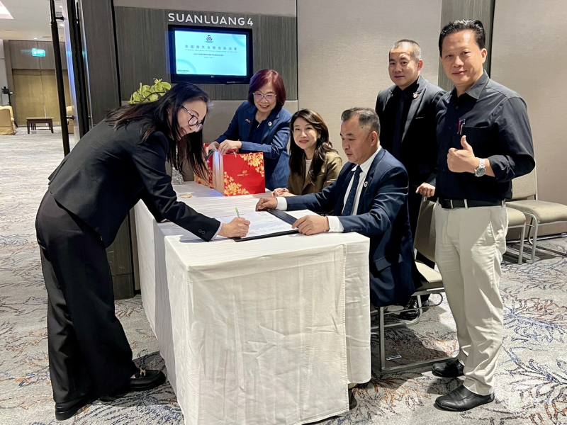 報到處及辛勞的工作人員