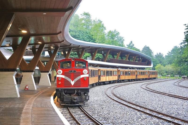 阿里山林鐵祭出指定區域消費滿499元機會抽到價值16,000元遊程