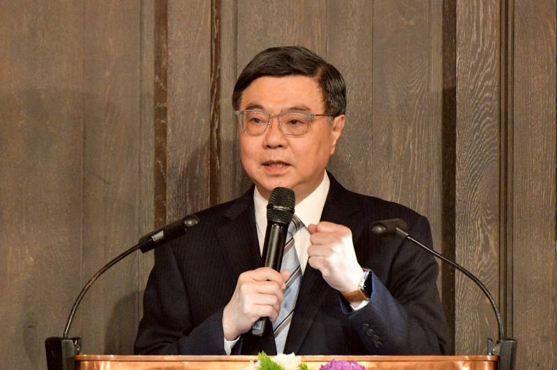 卓院長向與會工商界領袖說明臺灣經濟現況，以及明（2026）年度中央政府施政重點