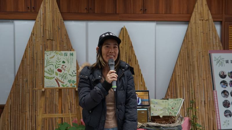 豐濱鄉新社部落宮莉筠農友分享她與族人復耕旱稻Falinono的艱辛過程