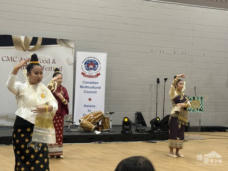 寮國民族特色表演