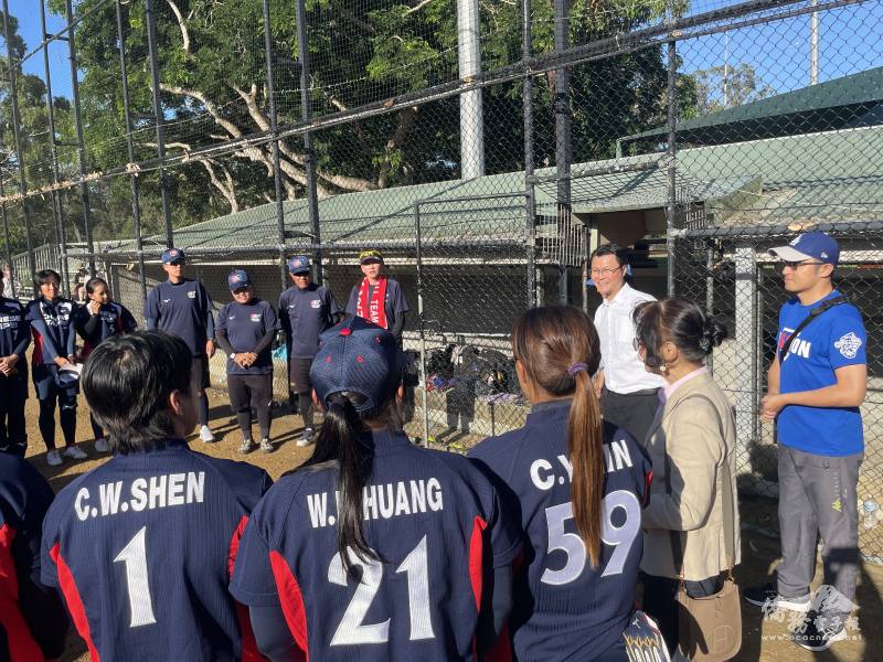 賽前為選手們加油打氣