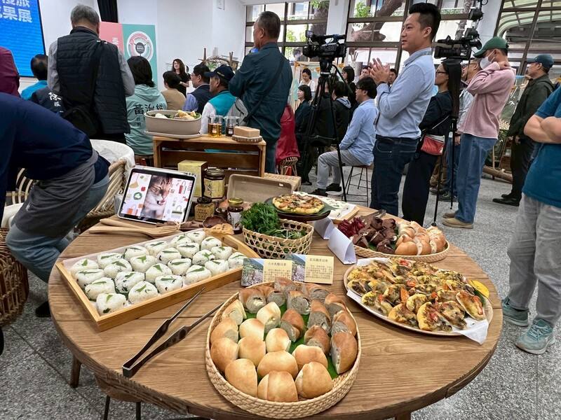 台東縣政府攜手30家業者推動永續旅遊，深化在地低碳轉型，27日邀請部分業者展現成果