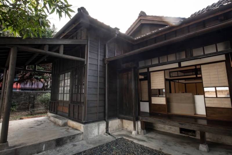 根據新竹市文化局資料，新竹市面積104.1平方公里，平均約每1.4平方公里就有1處文資建築，密集度相當高。圖為近年完成修復的辛志平校長故居一隅。（新竹市文化局提供）