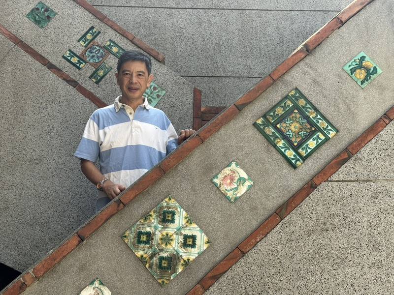 新竹市定古蹟「周益記」是由屋主、周家第6代的周友達（圖）主動申列古蹟，他雖在台北出生，但童年長期居住於周益記，對老宅有深厚情感。