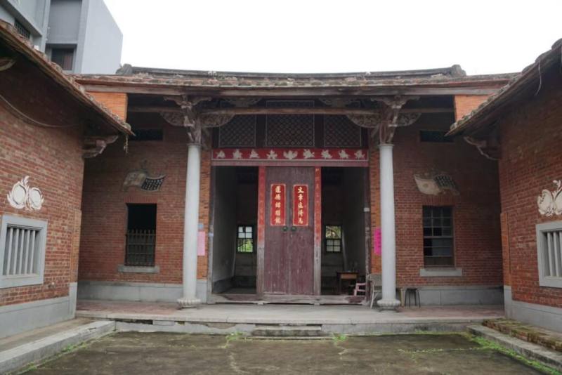 新竹市香山區浸水南街楊家古厝是由家族成員向文化局申請列入古蹟，2023年間經審議後獲登錄為市定古蹟「浸水楊家古厝」。（新竹市文化局提供）