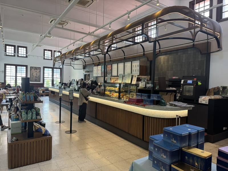 「新竹州圖書館」於1998年被指定為新竹市定古蹟，曾一度封閉數十年，後續歷經調研與修復工程後，於2020年竣工重新開放，並委託知名咖啡廳業者進駐經營。