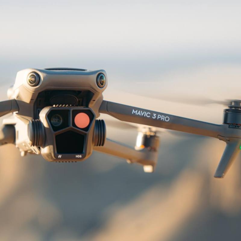 大疆創新MAVIC 3 PRO航拍機。（圖取自facebook.com/DJIHKOfficial）