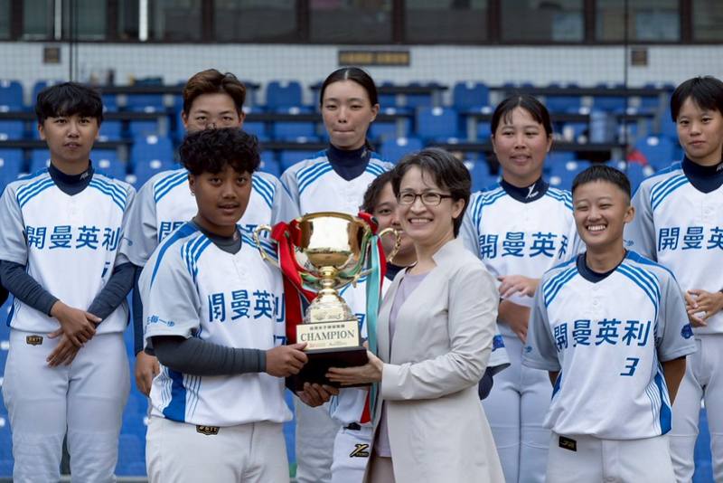 蕭美琴副總統30日下午前往臺中出席「2025台灣女子棒球聯賽閉幕暨頒獎典禮」