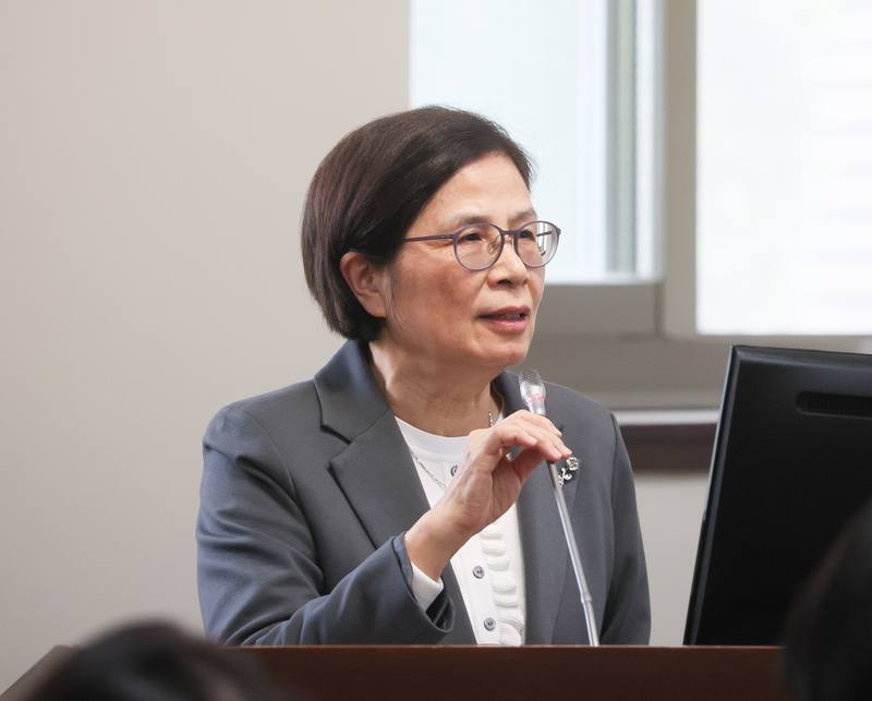 Taiwan's top trade negotiator Yang Jen-ni speaks at a legislative hearing in Taipei Monday. CNA photo Dec. 1, 2025