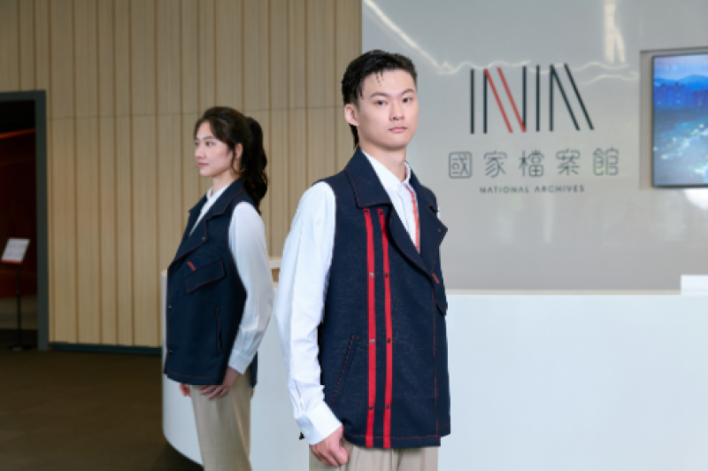 服務人員背心合影