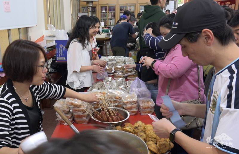 園遊會氣氛熱鬧強強滾