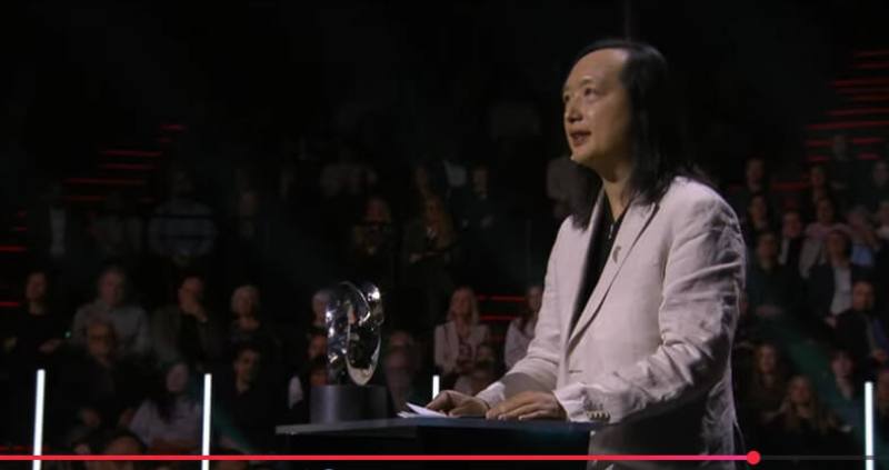 台灣無任所大使唐鳳2日在瑞典獲頒「另類諾貝爾獎」。（圖取自Right Livelihood YouTube頻道）