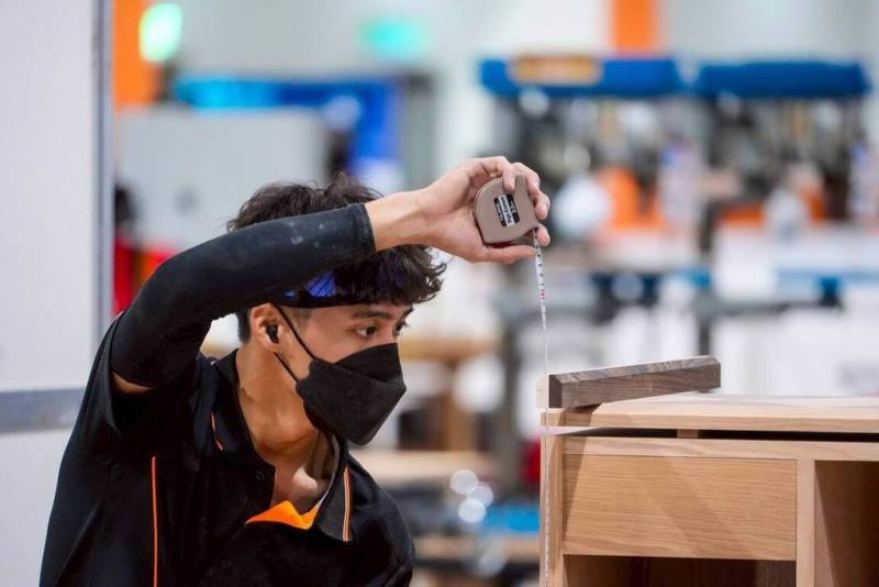 獲得2025亞洲技能競賽家具木工職類金牌的陳祈聖，畢業於公東高工室內空間設計科，目前在屏東科技大學就讀。（公東高工提供）