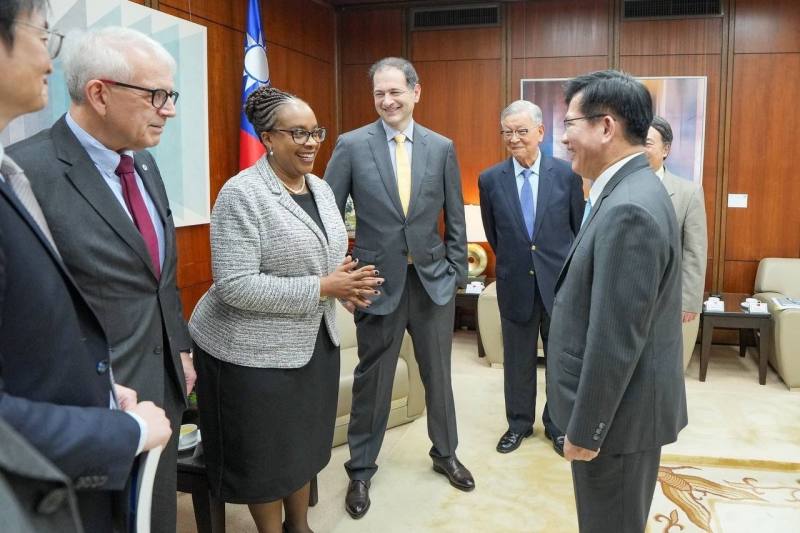 外交部長林佳龍與「世界醫師會」訪團交流