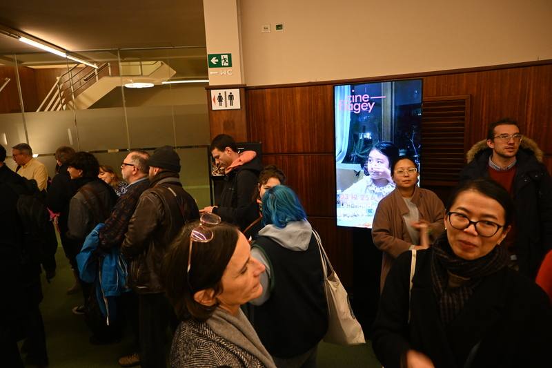 國片「左撇子女孩」3日起在比利時多個城市的院線上映。圖為首場在布魯塞爾的放映，現場吸引超過百名觀眾。