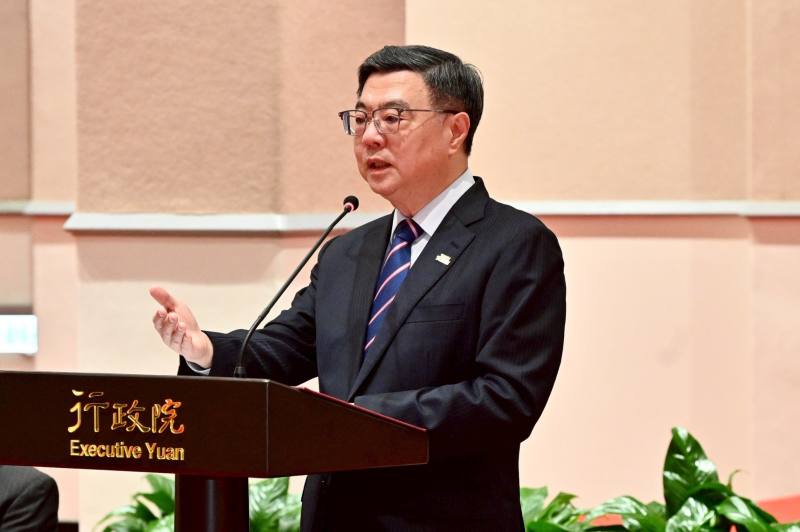 行政院長卓榮泰3日接見「2025年北美各地臺灣會館、臺灣中心暨臺灣協會回國訪問團」