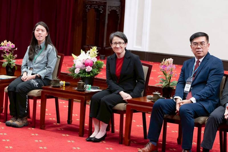 蕭美琴副總統3日下午接見「114年環境教育機構及設施場所評鑑優異單位、114年績優環境教育人員」