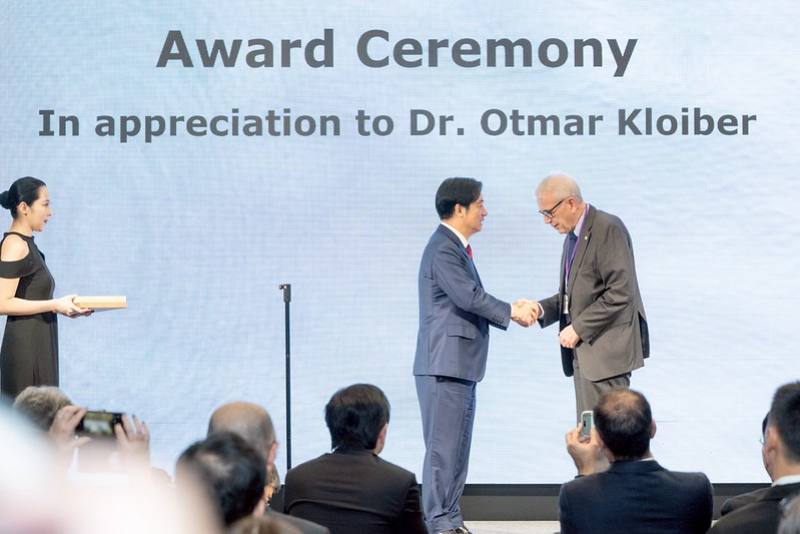 總統出席醫師公會全聯會國際研討會開幕式　強調將積極參與全球健康治理、深化醫療科技交流　為世界做出貢獻