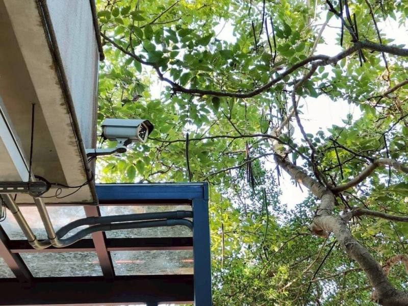 新竹市政府2026年投入新台幣1億元教育經費補助各校強化教學環境，另有1300萬元汰換與升級校內老舊監視系統與設備。（新竹市政府提供）