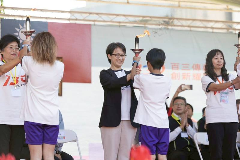 蕭美琴副總統6日上午前往臺南出席「國立臺南大學附設實驗國民小學」創校130週年校慶活動