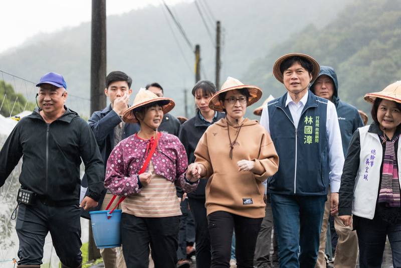 蕭美琴副總統5日下午前往宜蘭礁溪關心金柑產業