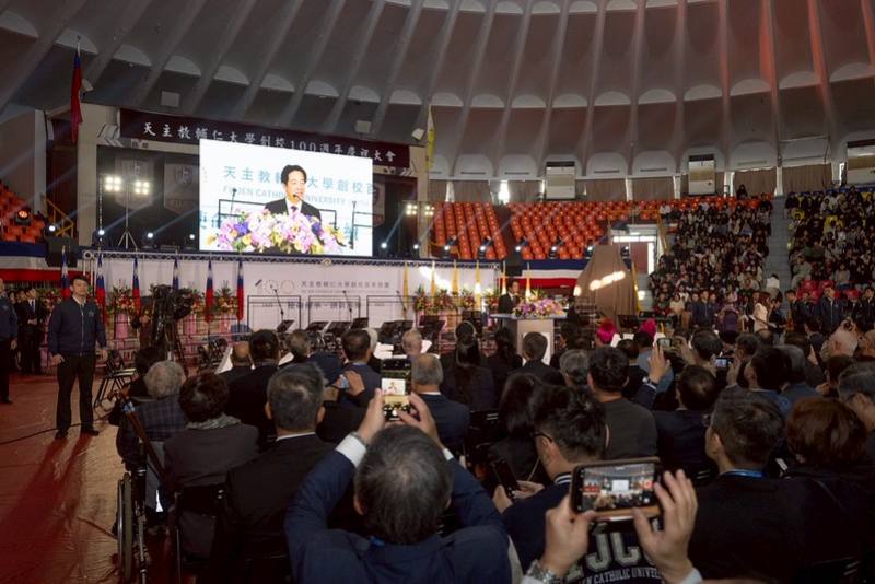 總統出席「天主教輔仁大學創校100週年慶祝大會」