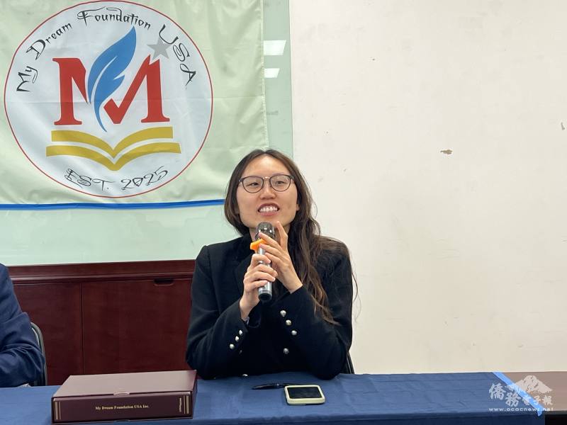 金山灣區文教中心副主任劉岱欣到場祝賀