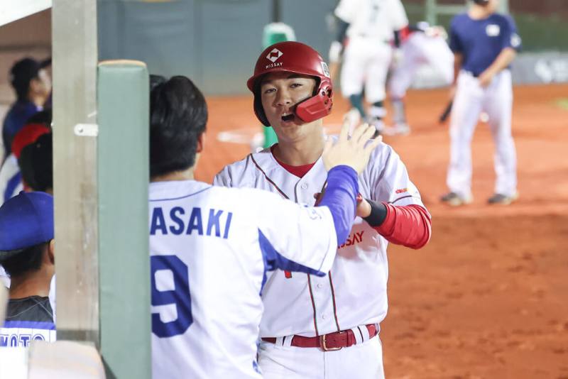 亞洲冬季棒球聯盟7日進行冠軍戰，日本社會人隊終場以5比2擊敗日職聯隊、奪下冠軍。日本社會人隊山田健太（圖）單場3安2打點、為勝利打點，獲選MVP。（中職提供）