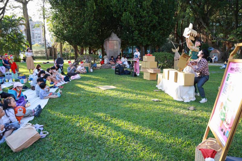 現場除戲劇表演外，也結合家庭支持、陪伴與關懷概念，透過文化力量傳遞更多社會暖意