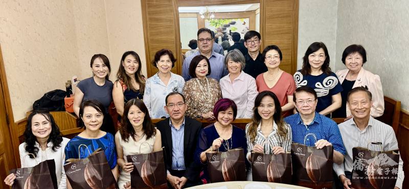 貴賓和出席人員合影