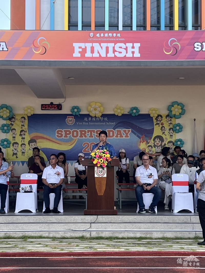 駐胡志明市辦事處處長韓國耀肯定越華國際學校在國際教育品質、創新科研精神與全人發展