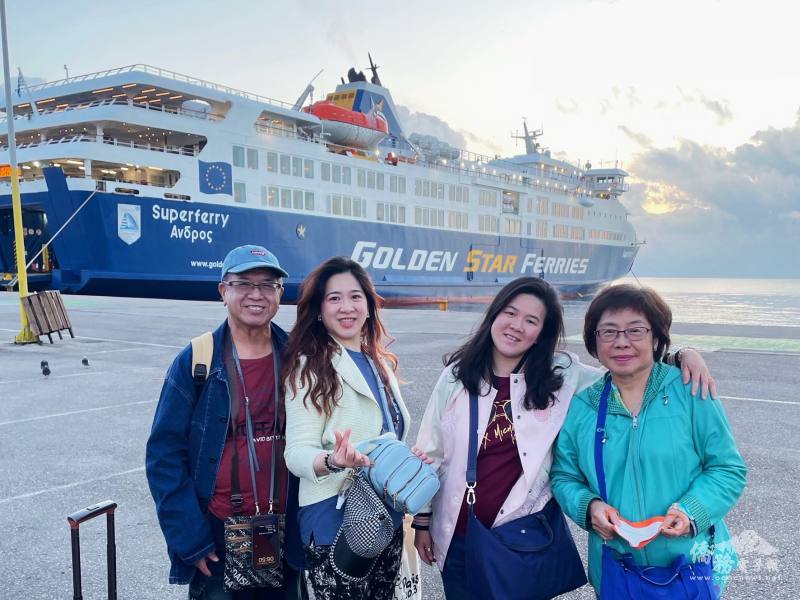 連紋慧與父母、姊姊合照