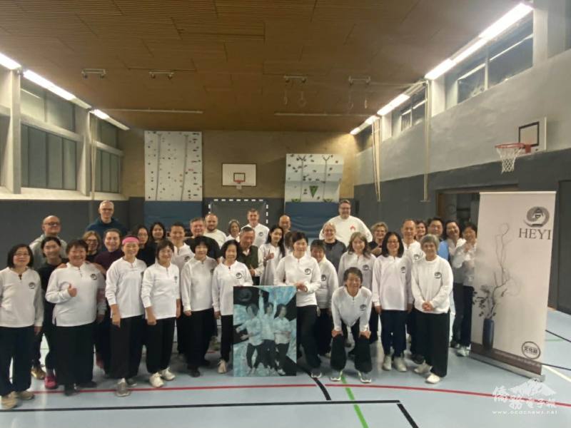 德國合一回春養生功舉辦歲末餐會