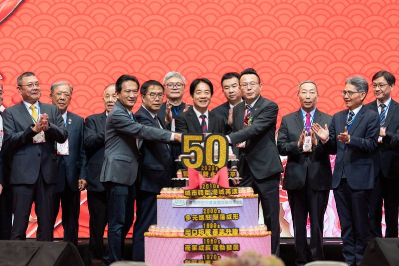 賴清德總統9日晚間前往臺南市出席「安平產業園區啟用50週年聯歡晚會」