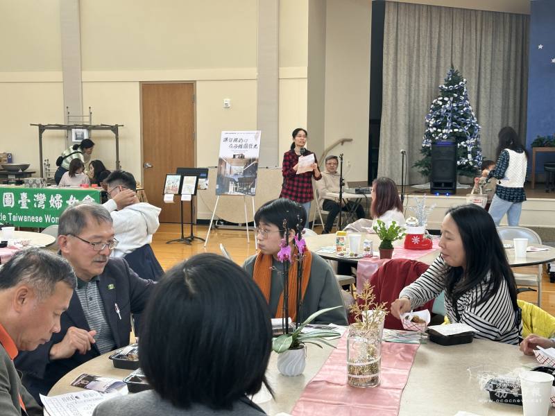 大西雅圖臺灣婦女會會長陳亞彤致詞