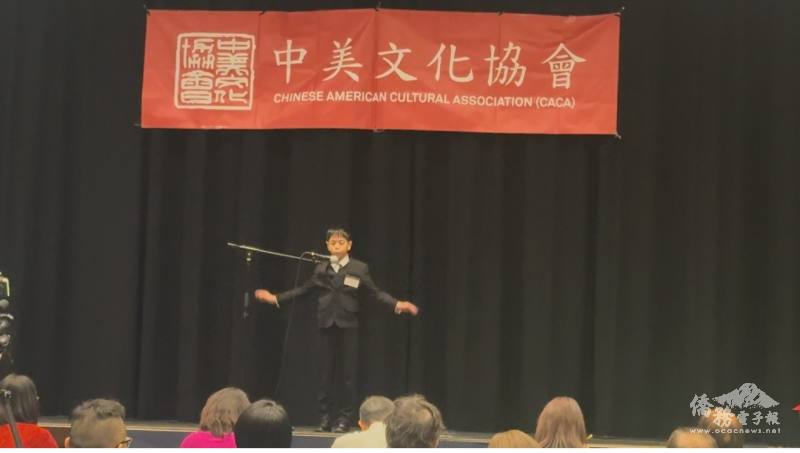 選手以生動活潑的肢體語言，提升表達效果