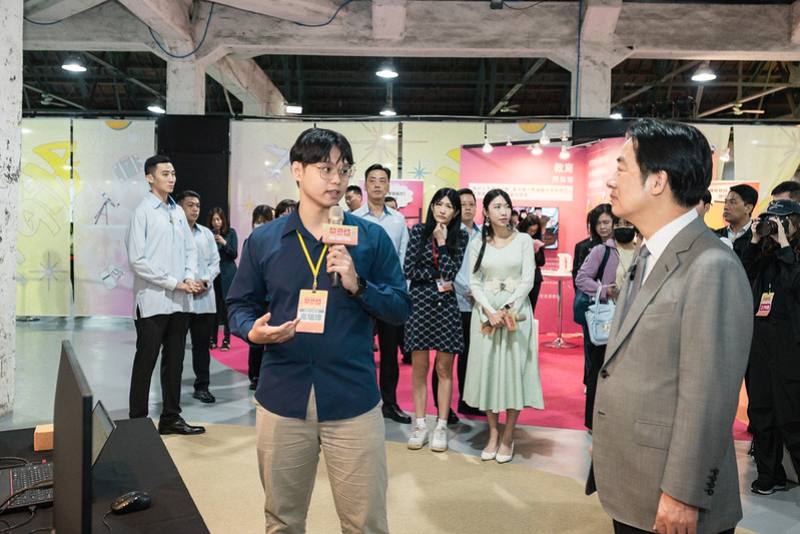 總統出席「青年百億海外圓夢基金計畫」成果展記者會