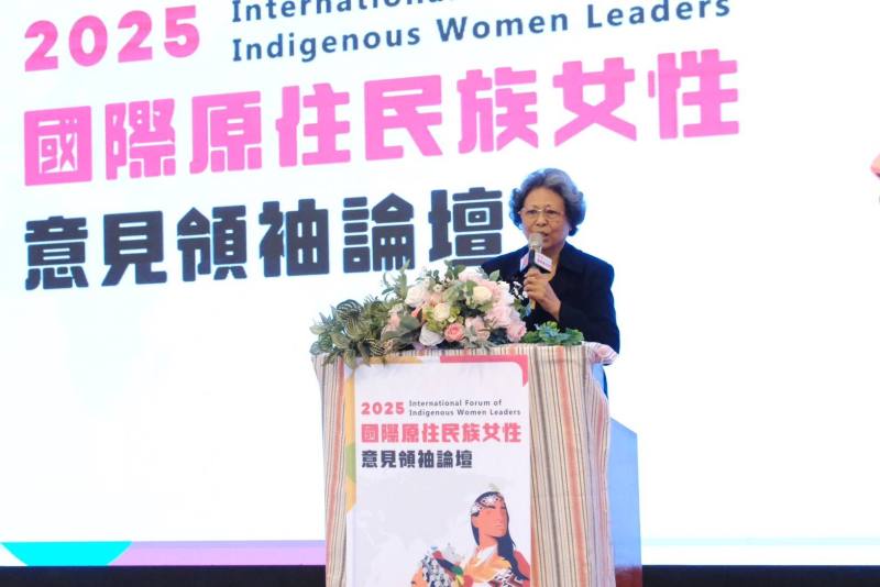 帛琉Biluing Gloria Sali南女王致詞