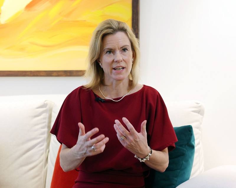 新任英國駐台代表包瓊郁（Ruth Bradley-Jones）9日接受中央社專訪，在「快問快答」時分享愛吃花生捲冰淇淋，並強調要加香菜。