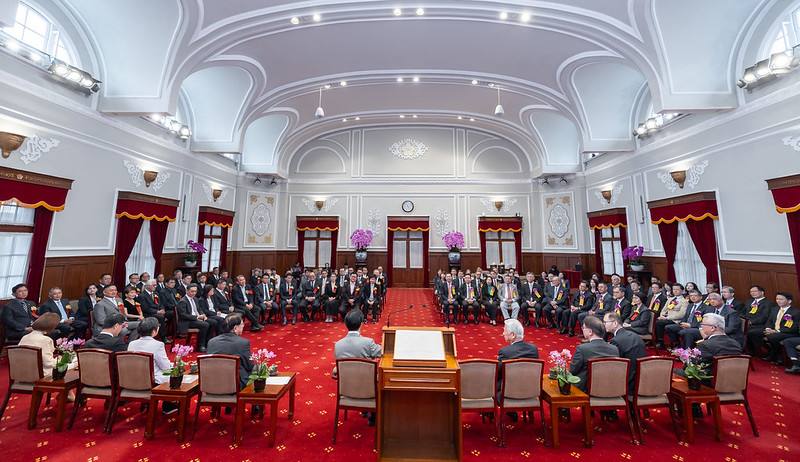 總統接見「第27屆國家建築金質獎」及「第22屆國家品牌玉山獎」得獎代表