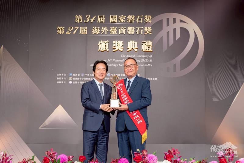 張耀城期盼透過僑委會建立臺商連繫平臺，並提供更多臺灣學生實習機會