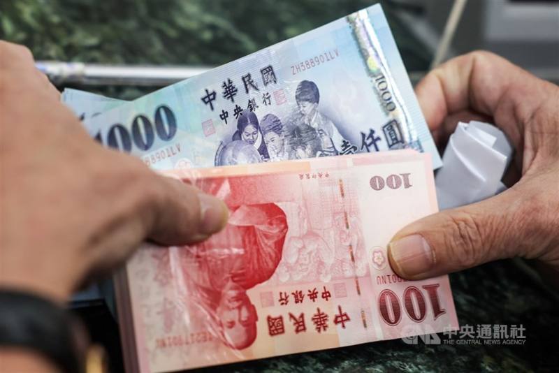 國銀10月底對中小企業放款餘額達新台幣10兆8202億元，2025年前10月累計放款增加4822.3億元。（中央社檔案照片）