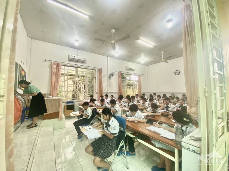 學生專心投入課堂學習的情形。