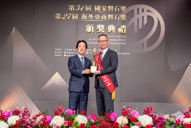 謝茂山特別感謝僑委會及海外信保基金於創業初期提供融資協助