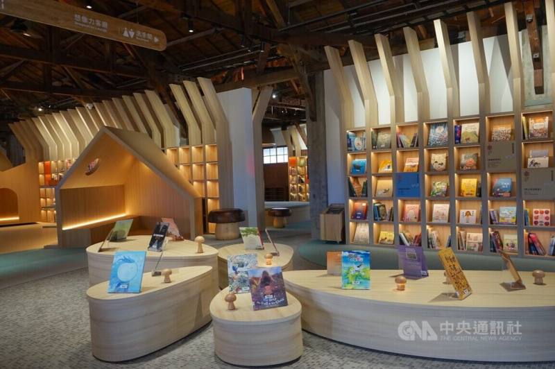 文化部在花蓮文化創意產業園區打造「繪本故事屋」，13日正式啟用，以孩子視角為核心，打造「靜態區—無邊際書房」與「動態區—想像力客廳」兩大主題空間，提供繪本展示、閱讀角落、彈性活動區、嬰幼兒友善書區與AR互動體驗等多元服務