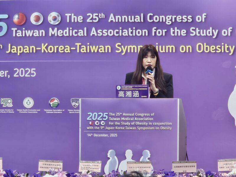 台灣肥胖醫學會正式發布「2025年台灣成人肥胖臨床實務指引」，秘書長高湘涵（圖）說明，這次發布的新版本指引，與前2年最大的差異在於「藥物建議修訂」